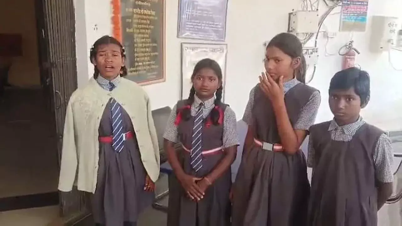 प्रिंसिपल ने कहा ‘चोर’ तो मदद के लिए रोते हुए थाने पहुंचे मासूम,  मंत्री लक्ष्मी राजवाड़े ने दिए जांच के आदेश