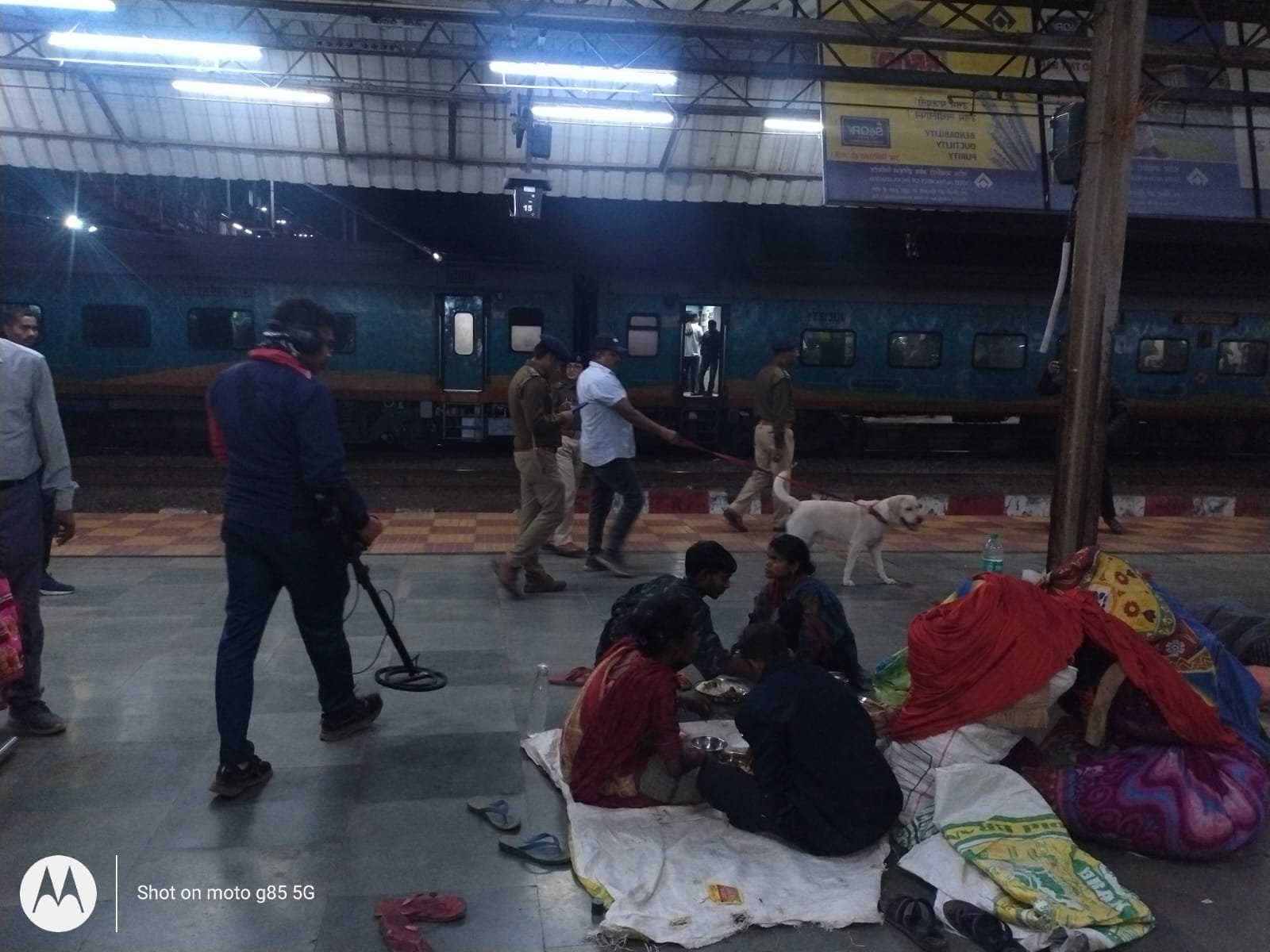 गणतंत्र दिवस पर Durg Police का ‘सुरक्षा कवच’,  रेलवे स्टेशन, बस स्टैंड और बाजारों में डॉग स्क्वाड के साथ सघन चेकिंग