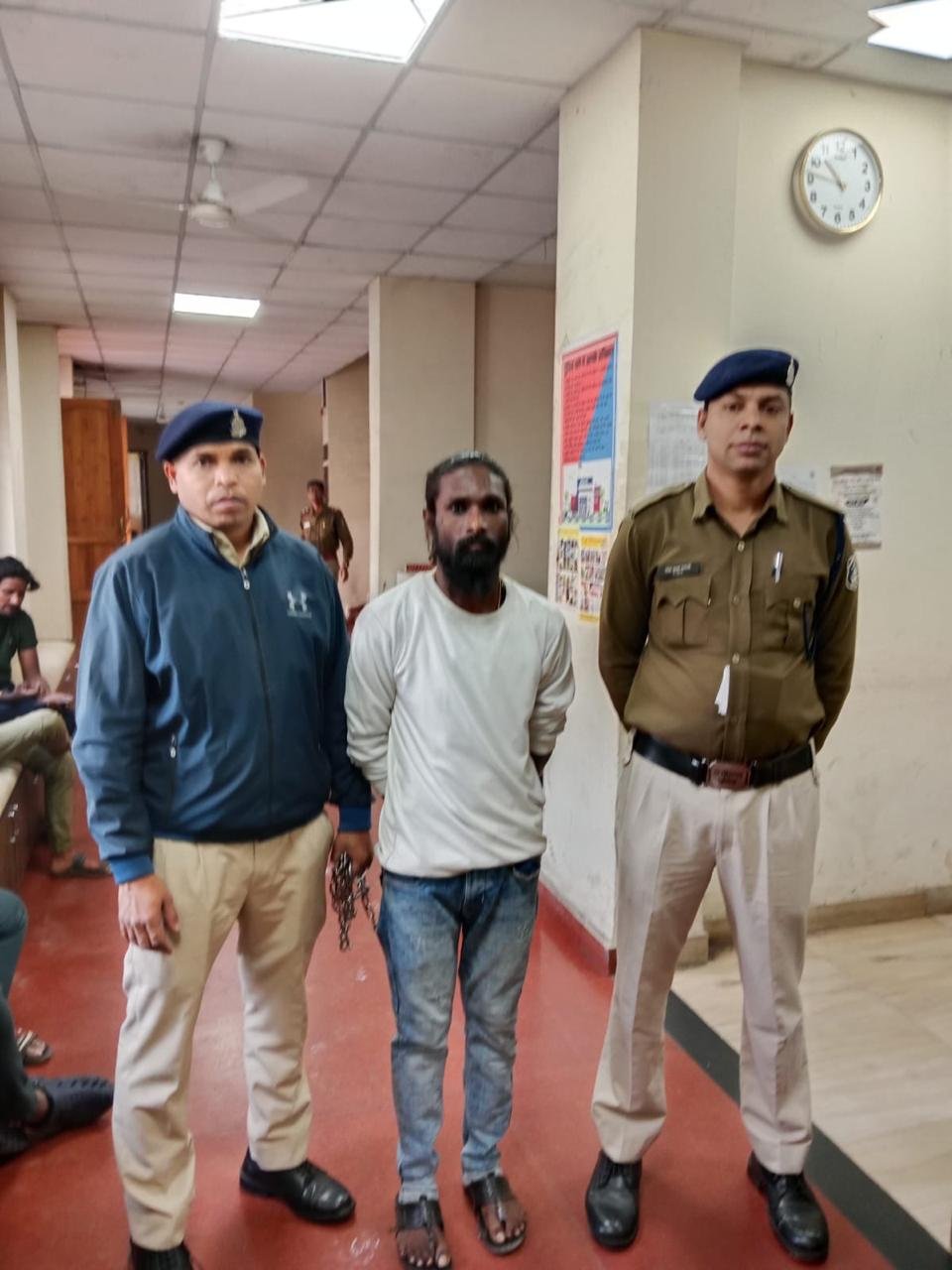 Raipur में बदमाशों पर Police का शिकंजा: चाकू-तलवार के साथ 23 संदिग्ध गिरफ्तार, दो पुराने हिस्ट्रीशीटर भी शामिल