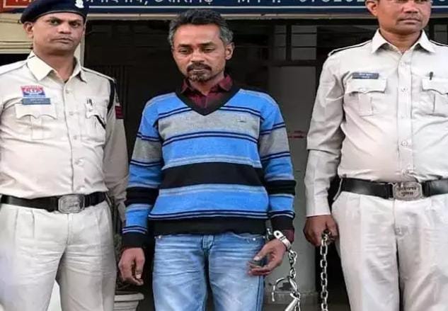 Dongargarh: कॉलेज छात्राओं से छेड़छाड़ करने वाला बस कंडक्टर गिरफ्तार