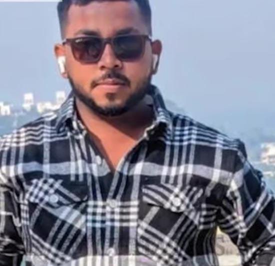 Durg: ‘MISS YOU PAPA’ स्टेटस के 21 घंटे बाद बेटे की दर्दनाक मौत, खंभे से टकराई कार