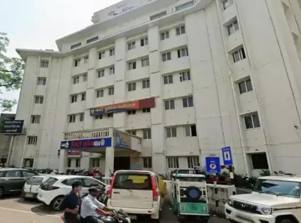 Raipur : जमीन सौदे के नाम पर बैंककर्मी से 20 लाख की ठगी, दो सगी बहनों पर FIR