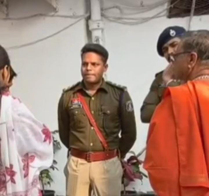 Jagdalpur में मां दंतेश्वरी मंदिर से आभूषण चोरी, चोरों ने तोड़ा पीछे का दरवाजा