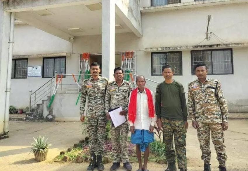 Dantewada: जादू-टोना के शक में हत्या, बुजुर्ग ने युवक को लकड़ी से मार डाला, आरोपी गिरफ्तार