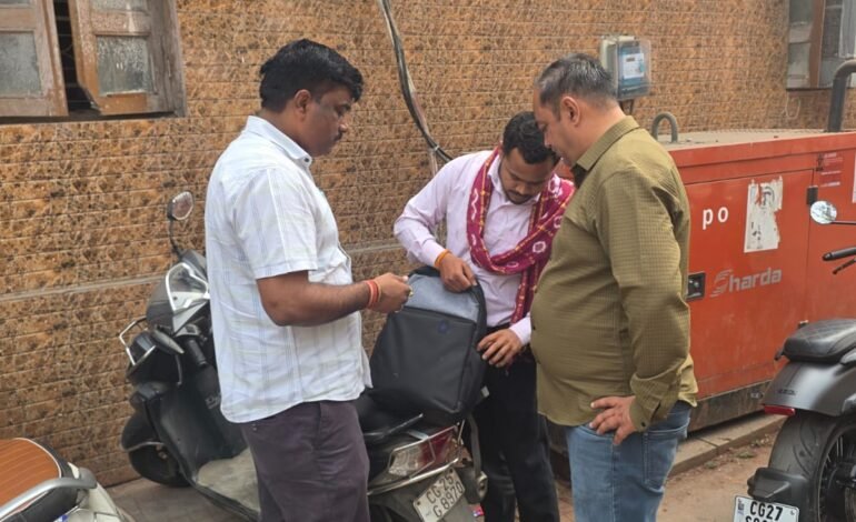 Durg : न्यायालय परिसर में पुलिस का आकस्मिक चेकिंग अभियान, तीन संदिग्धों पर कार्रवाई