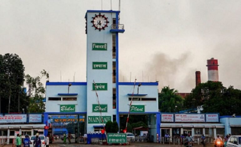 Bhilai स्टील प्लांट प्रबंधन व ठेकेदार पर केस दर्ज, पोल से गिरकर श्रमिक गंभीर घायल