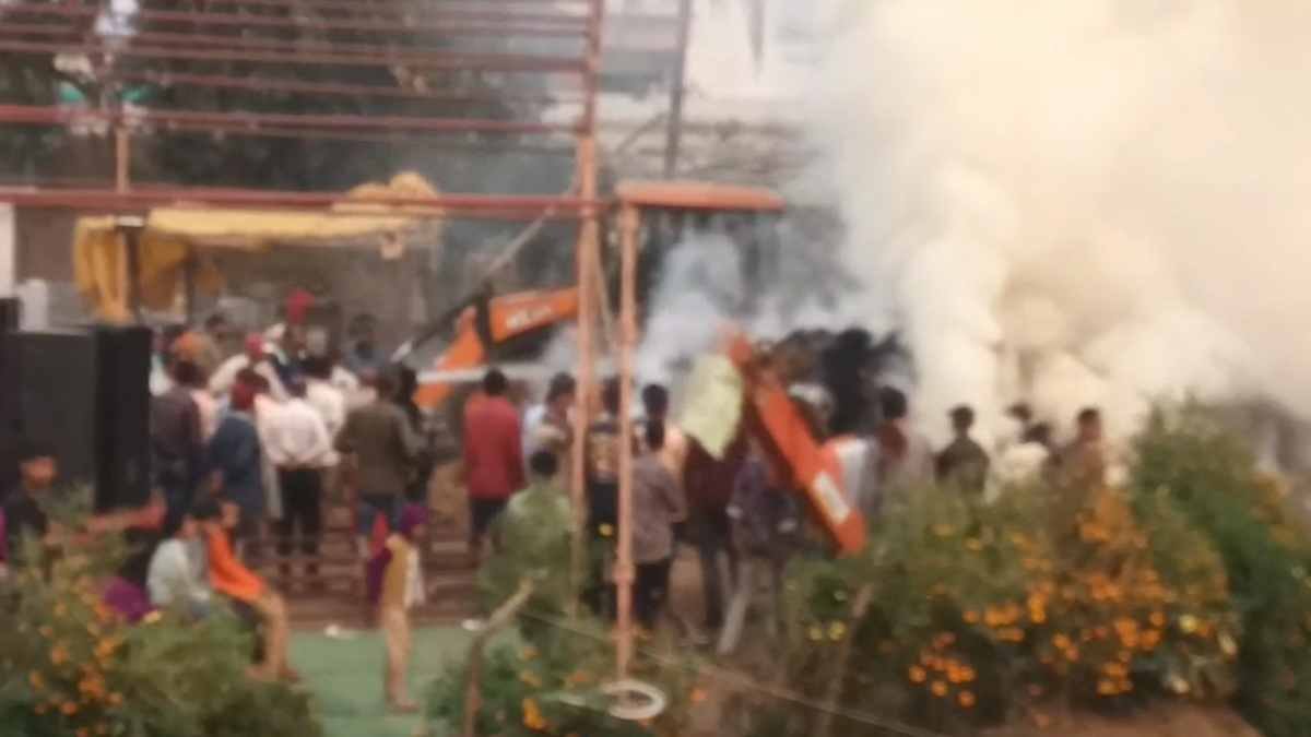 Durg : धार्मिक कथा के दौरान पांडाल के पास पैरावट में लगी  आग, दमकल की 4 गाड़ियों ने टाला बड़ा हादसा