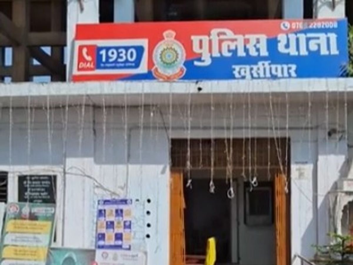 Bhilai के मंडई मेले में पोस्टर विवाद ने लिया हिंसक रूप, युवक ने चाकू से किया जानलेवा हमला