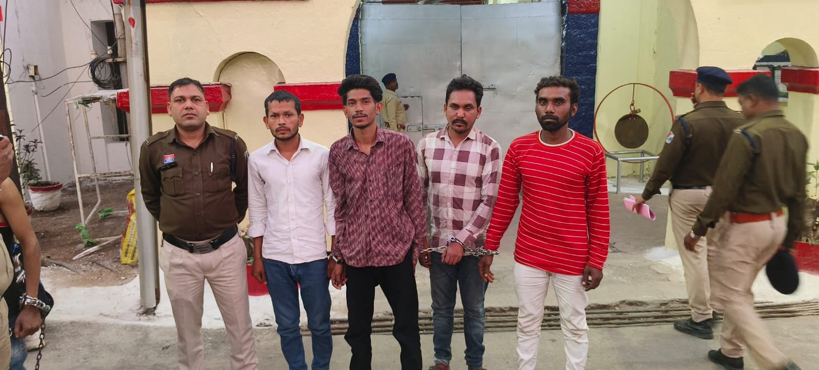 रायपुर कमिश्नरेट में नशे व असामाजिक तत्वों पर ताबड़तोड़ प्रहार, 4 किलो से ज्यादा गांजा जब्त