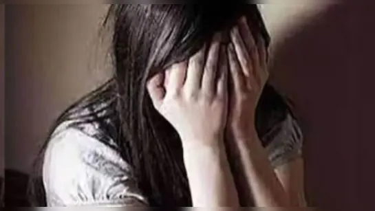 सरपंच पर दुष्कर्म का आरोप, युवती ने थाने में दर्ज कराई FIR