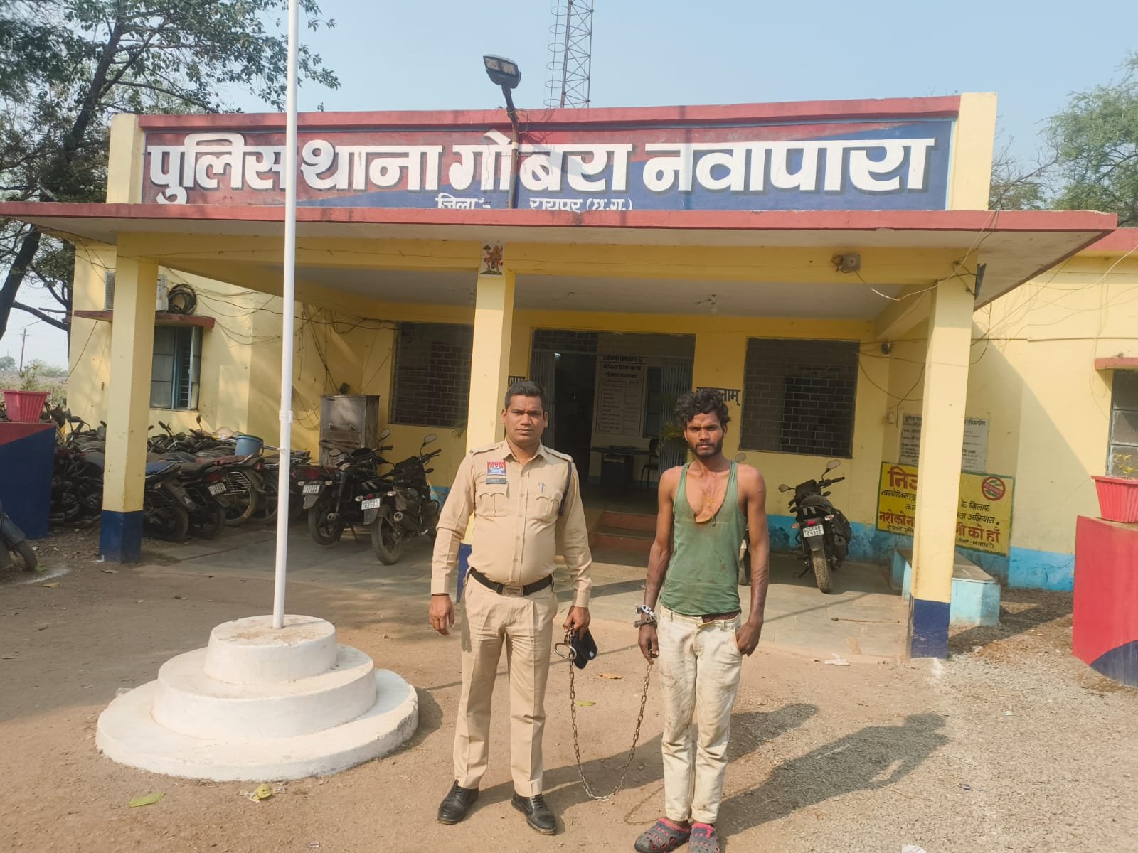 Raipur : गोबरा नवापारा में धारदार गड़ासा लेकर घूम रहा युवक गिरफ्तार