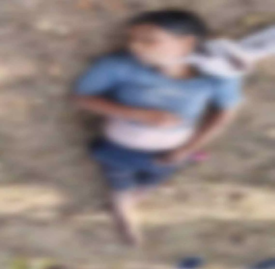 Balrampur: जंगल में पेड़ से लटका मिला नगर सैनिक का शव, फैली सनसनी