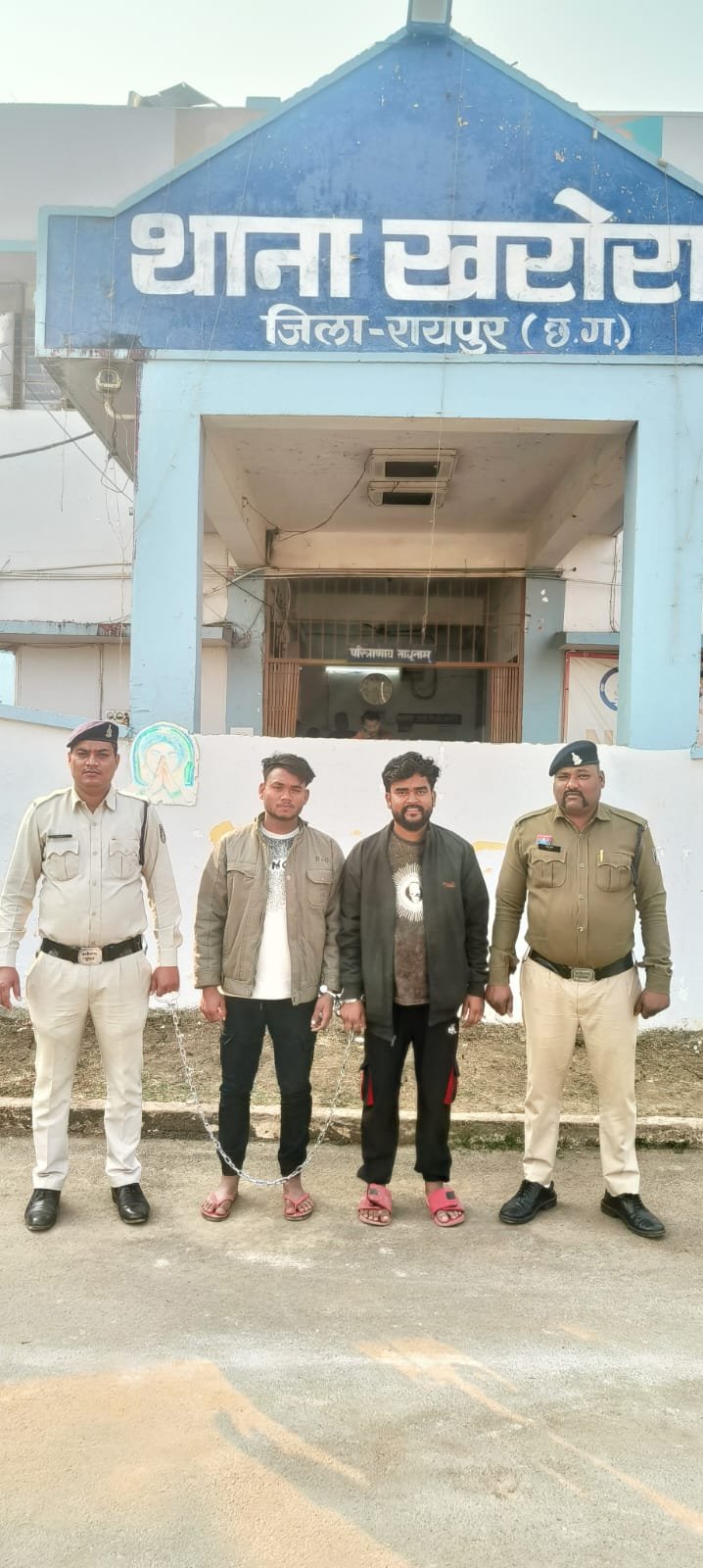 मड़ई मेले में चाकूबाजी कर फरार हुए मुख्य आरोपी गिरफ्तार, 20 लाख की स्कॉर्पियो और हथियार जप्त