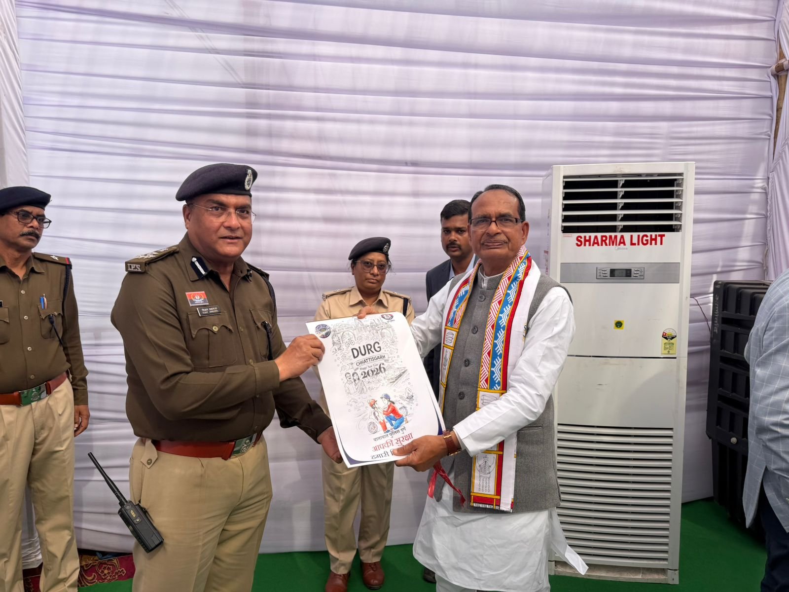 किसान सम्मेलन में गूंजा सड़क सुरक्षा का संदेश,  केंद्रीय कृषि मंत्री Shivraj Singh Chauhan ने  Police की प्रदर्शनी को सराहा