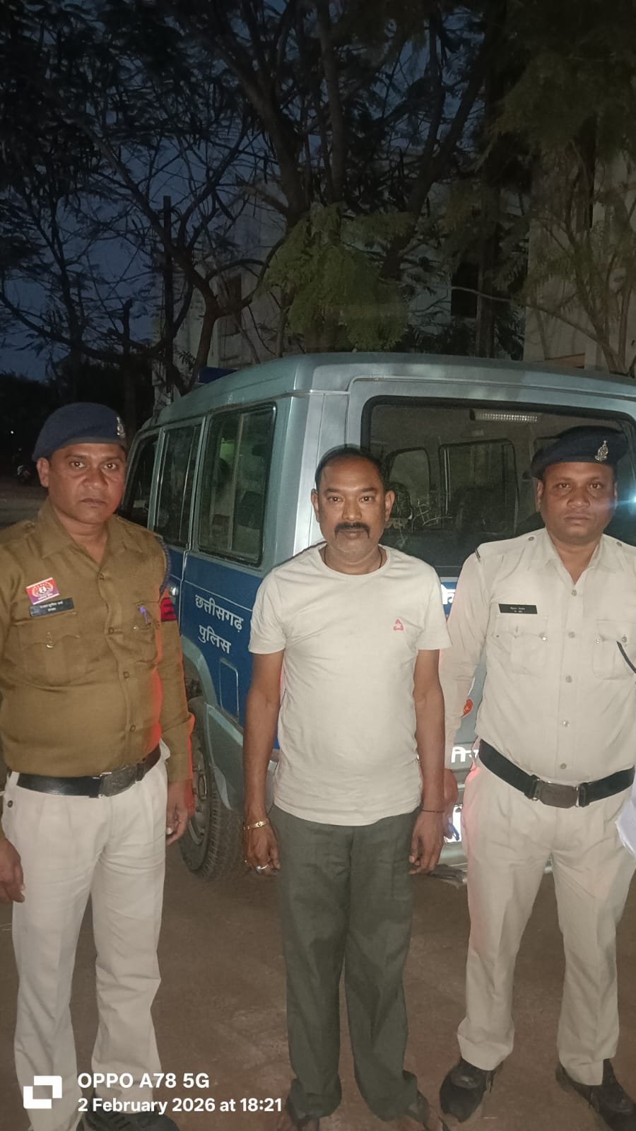 दुकान के भीतर सट्टे का खेल! पाटन में पुलिस रेड से हड़कंप, लाखों की संपत्ति जब्त