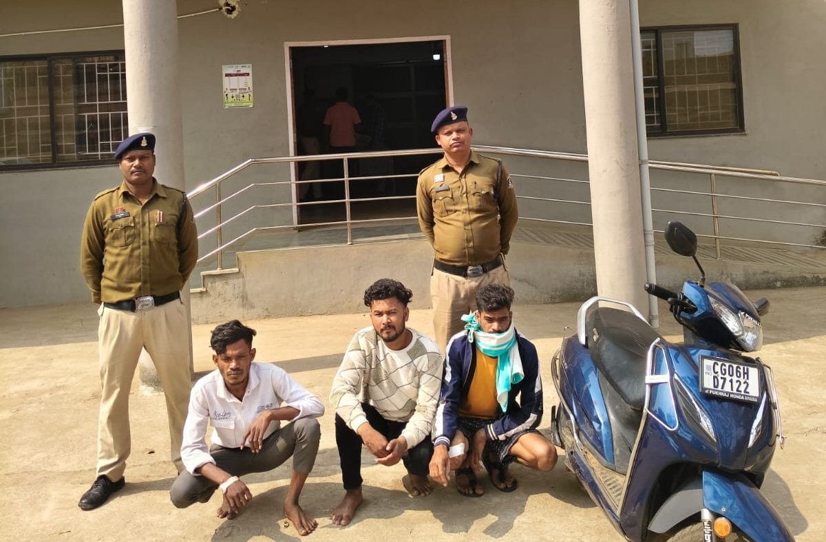 Saraipali में नशीली दवाओं पर बड़ी कार्रवाई, Odisa से नशीले इंजेक्शन लाकर बेच रहे 3 आरोपी गिरफ्तार