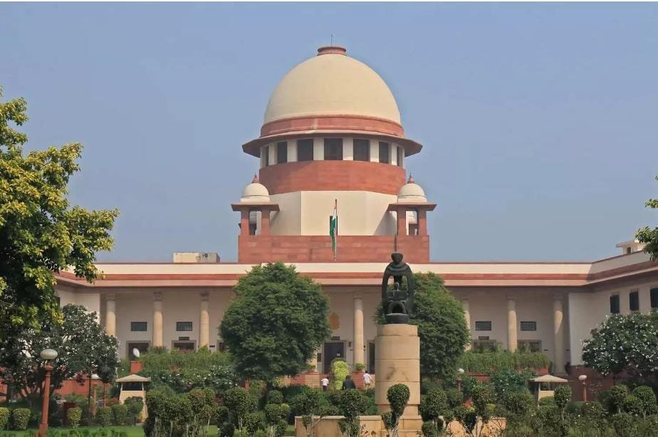 Supreme Court ने Chhattisgarh High Court का फैसला बदला, रेप केस में फंसे वकील को राहत