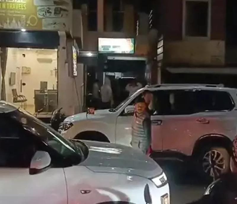 Ambikapur: में फायरिंग की सनसनीखेज घटना