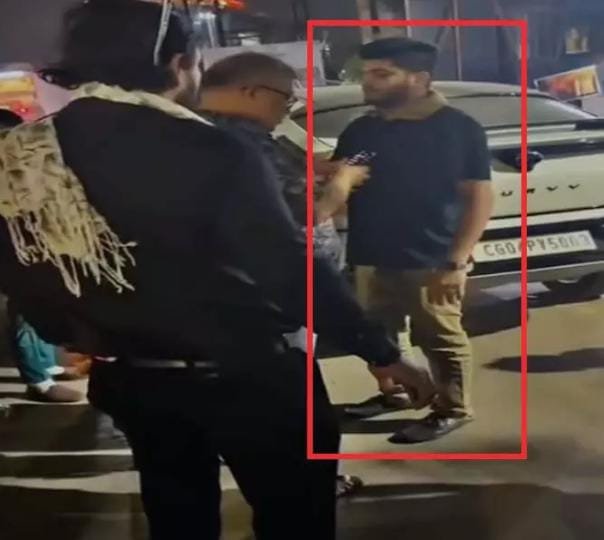 Raipur: बुजुर्ग से गाली-गलौज का वीडियो वायरल, शोएब ढेबर पर लगे गंभीर आरोप