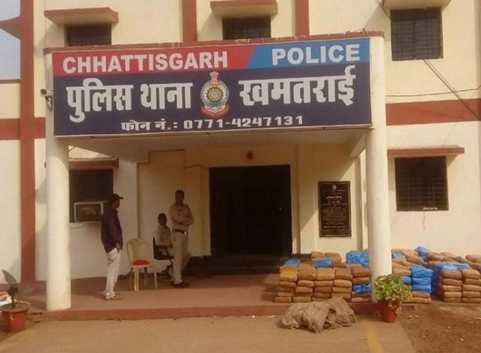 Raipur: चोरी के सोने के बड़े मामले में दुकानदार हिरासत में