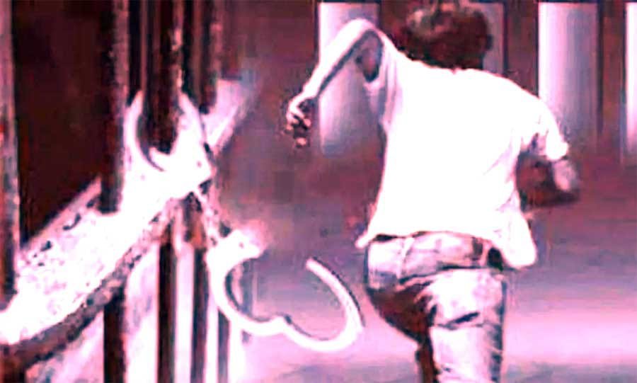 थाने से महिला तस्कर फरार, महिला प्रधान आरक्षक को बाथरूम में बंद कर भागी