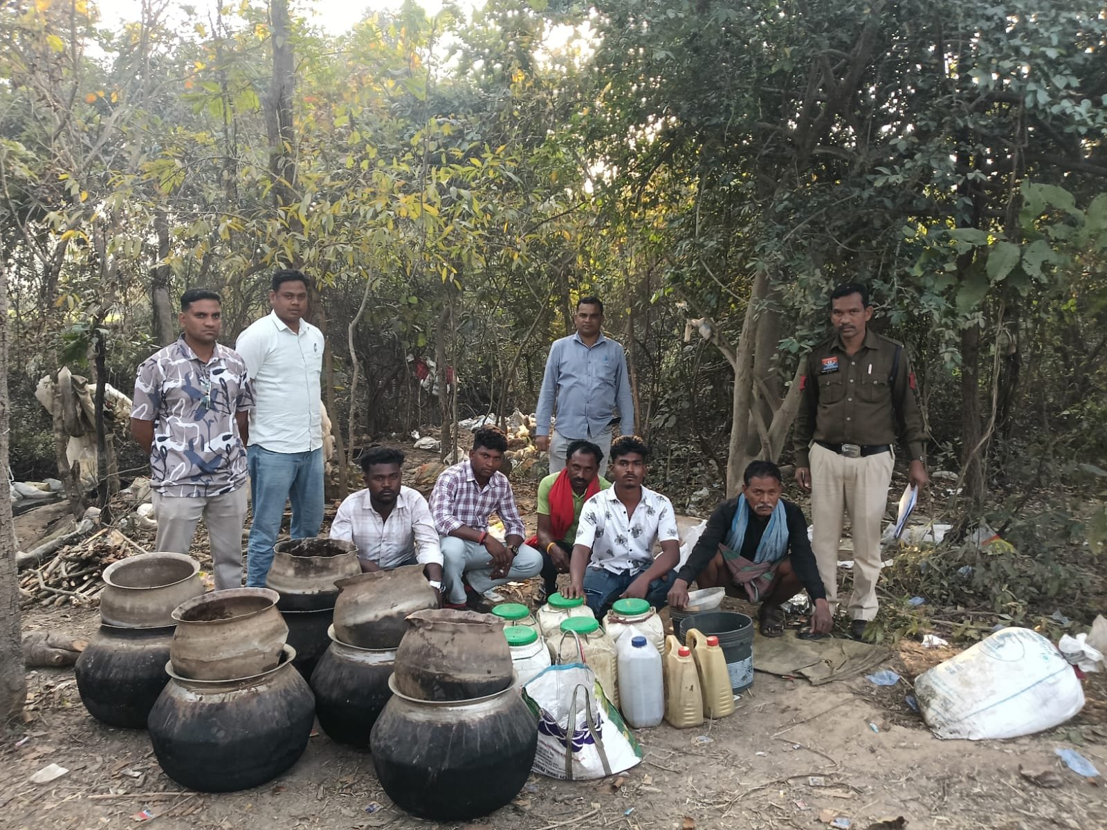 महासमुंद में अवैध महुआ शराब पर बड़ी कार्रवाई