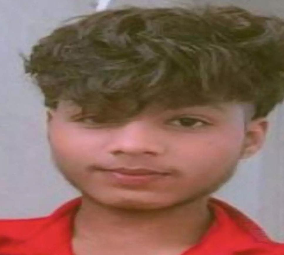 प्रेम प्रसंग में किशोर की संदिग्ध मौत: जंगल में मिला सड़ा-गला शव, इलाके में सनसनी