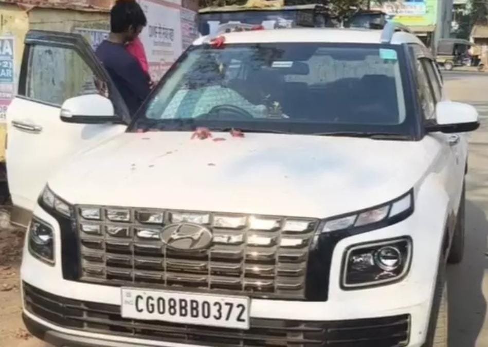 Jagdalpur में कार से अधिकारी का शव मिलने से सनसनी