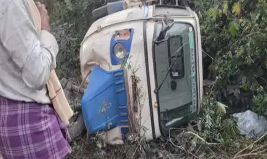 तालाब नहाने जा रहे 10वीं के छात्र को ऑटो ने मारी टक्कर, इलाज के दौरान मौत