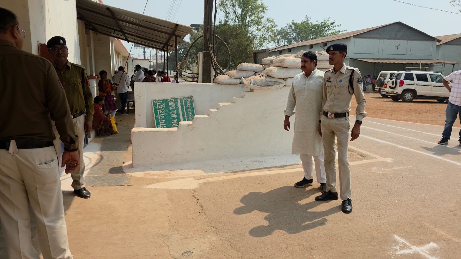 Durg में सोशल मीडिया पर हिंदू धर्म के खिलाफ आपत्तिजनक वीडियो वायरल करने वाले आरोपी नजरूल खान गिरफ्तार