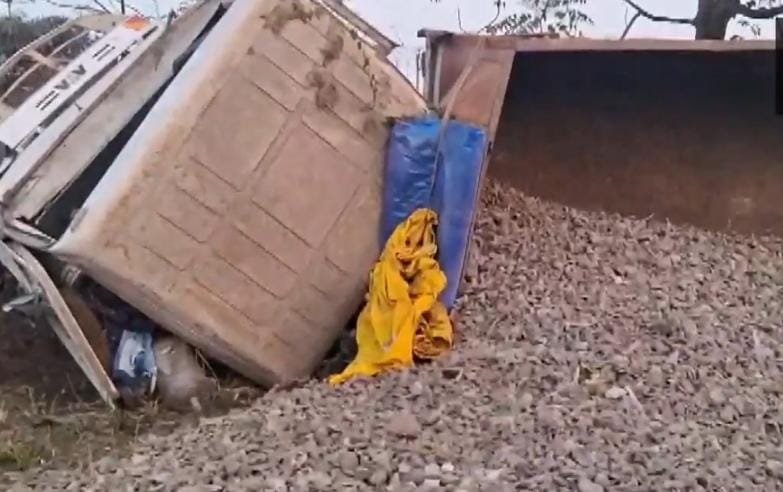 पेट्रोलिंग वाहन और ट्रेलर की टक्कर में 5 पुलिसकर्मियों की मौत