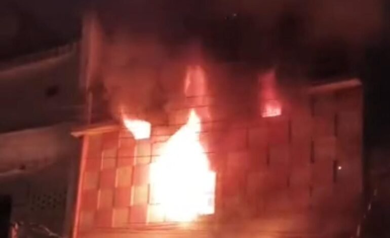 भिलाई के सर्कुलर मार्केट में ड्राई फ्रूट दुकान में आग