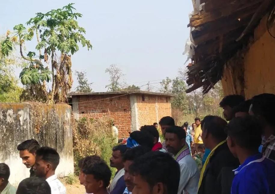 सारंगढ़: सोते परिवार पर धारदार हथियार से हमला, दो की मौत