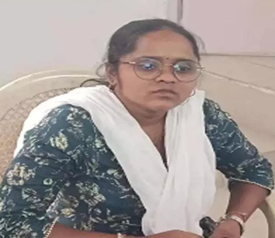 Chhattisgarh में बड़ा बैंक घोटाला: बिल्हा SBI शाखा की महिला कैशियर गिरफ्तार, 2 करोड़ से अधिक का गबन