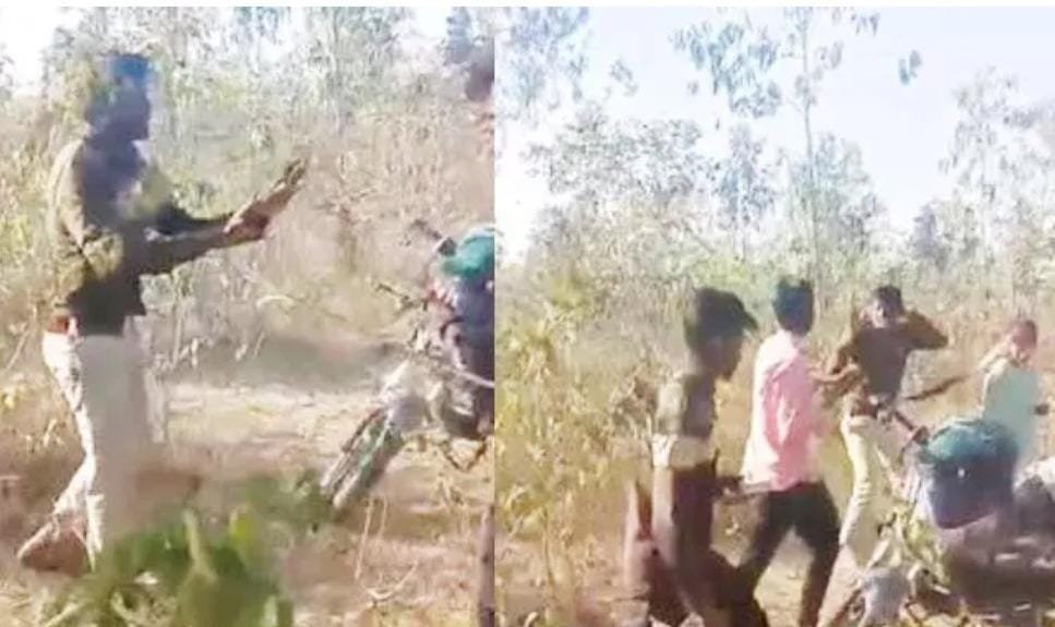 सूरजपुर में शर्मनाक घटना: गर्लफ्रेंड के साथ नर्सरी में पकड़े गए फॉरेस्ट गार्ड को युवकों ने डांस करवाया, फिर बेल्ट-डंडे से पीटा