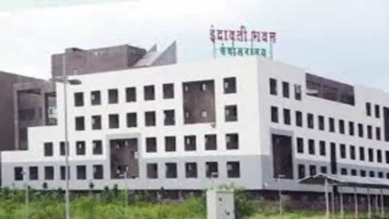 CG शिक्षा विभाग का बड़ा यू-टर्न: निजी स्कूलों में परीक्षा पर बदला फैसला; अब स्कूल प्रबंधन खुद ले सकेंगे लोकल