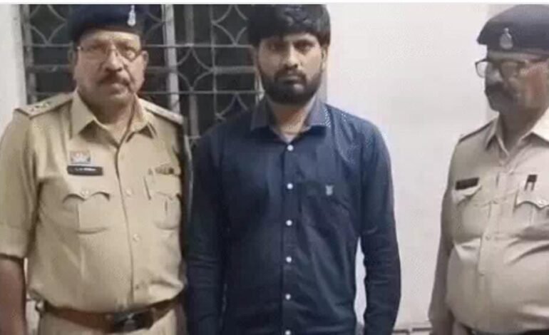 Raipur में स्कूटी की डिक्की से 75 लाख कैश जब्त