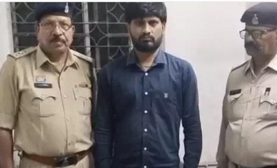 Raipur में स्कूटी की डिक्की से 75 लाख कैश जब्त